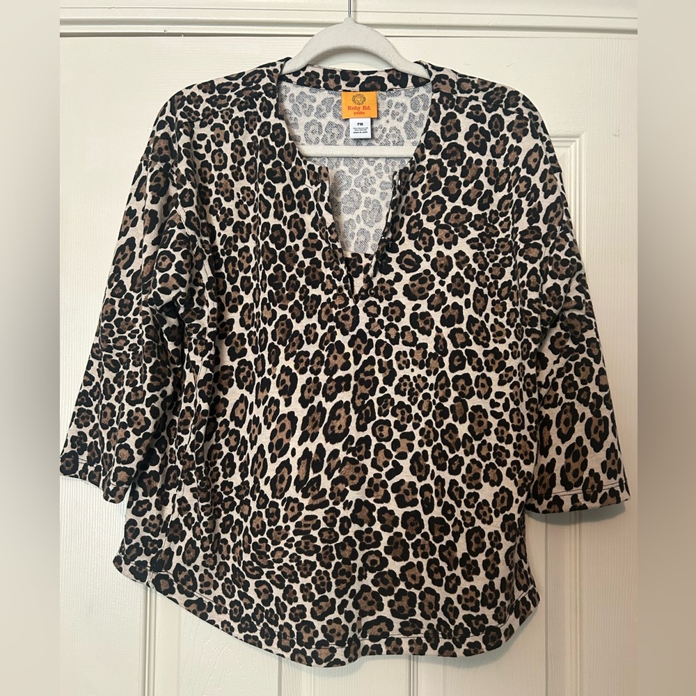 Ruby Rd. Leopard Print 3/4 Sleeve Top Size Petite Medium